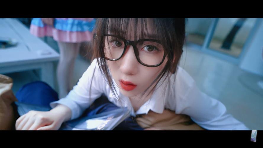 进击吧，异次元美少女！